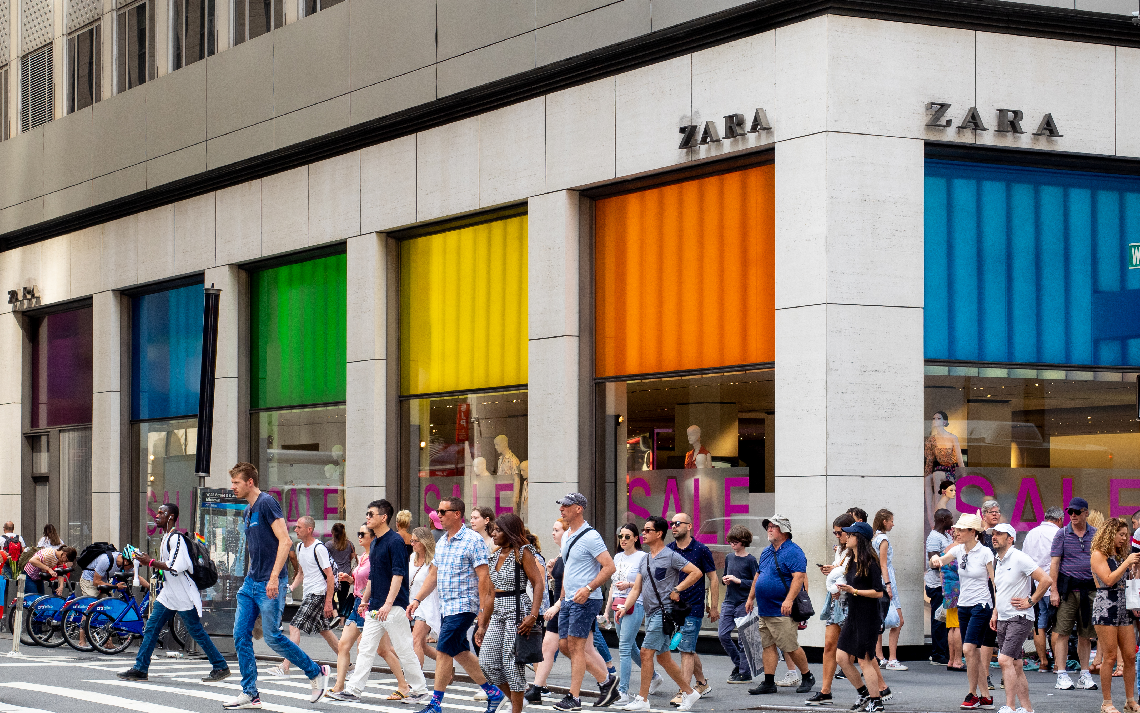 CASE STUDY – ZARA’S FAST FASHION SUPPLY CHAIN
